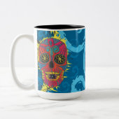 Dag van het dode regenboogschedel Daisy Tribal Tat Tweekleurige Koffiemok (Links)