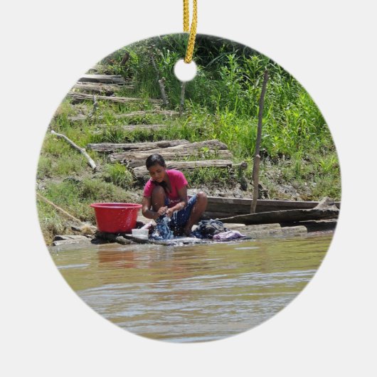 Dag van het wasgoed op de rivier keramisch ornament (Voorkant)