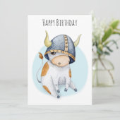 Dag voor Boys Cute Koe Calf in Viking Helmet (Staand voorkant)
