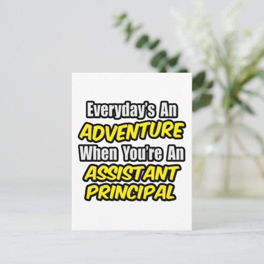 Dagelijks is een avontuur... Assistent-hoofd Briefkaart (Staand voorkant)