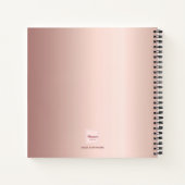 Dagelijks roos goudroze aangepaste fotomonogram notitieboek (Achterkant)