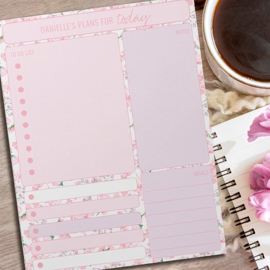 Dagelijkse platenroze maaltijden om lijsten te mak notitieblok