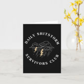 Dagelijkse Shitstorm Overlevers Club Funny Sarcasm Kaart (Gele Bloem)