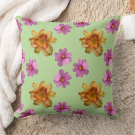 Daglelies en kosmos bloemen op groene achtergrond kussen