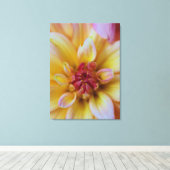 Dahlia Bud Canvas Afdruk (Insitu (Houten vloer))