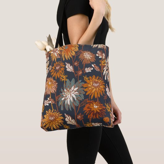 Dahlia en chrysanthema's met een naadloos patroon, tote bag (Dichtbij)