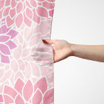 Dahlia Flowers, patroon van bloemen, roze Dahlia Sjaal<br><div class="desc">Elegant,  stijlvol en verfijnd patroon met roze Dahlia bloemen. Moderne en trendy cadeau,  perfect voor de grillen in je leven.</div>