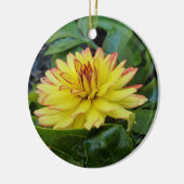 Dahlia ornament (Links)