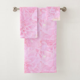 Dahlias in zacht roze bad handdoek