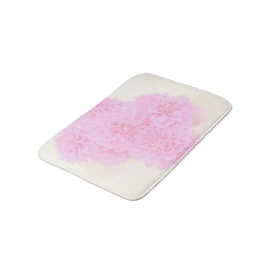 Dahlias in zacht roze badmat (Gekanteld)