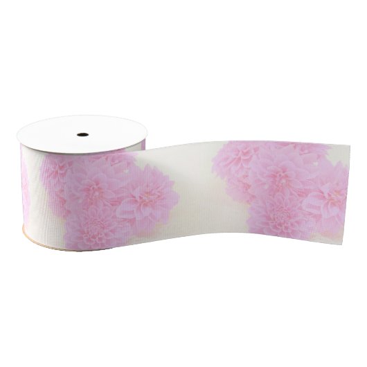 Dahlias in zacht roze grosgrain lint (Spoel)