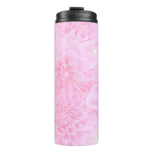 Dahlias in zacht roze thermosbeker