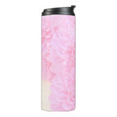 Dahlias in zacht roze thermosbeker (Gedraaid links)