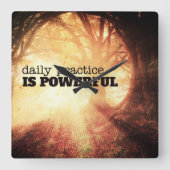 Daily Practice Vierkante Klok (Voorkant)
