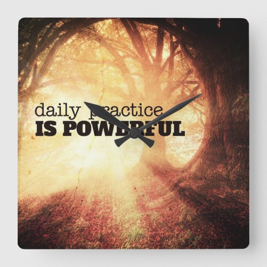 Daily Practice Vierkante Klok (Voorkant)