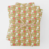 Dainty Boho Woodland Floral Pattern in Green Inpakpapier Vel (In situ)