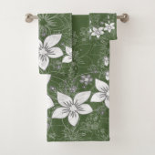 Dainty Floral Scroll on Green Bath Towel Set Bad Handdoek (Insitu)