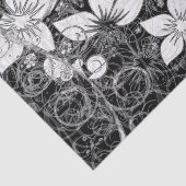 Dainty Floral Scroll op Black Tissuepapier (Detail)