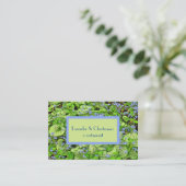 Dainty Lavender-Blue Flowers Chartreuse Foliage Bu Visitekaartje (Staand voorkant)