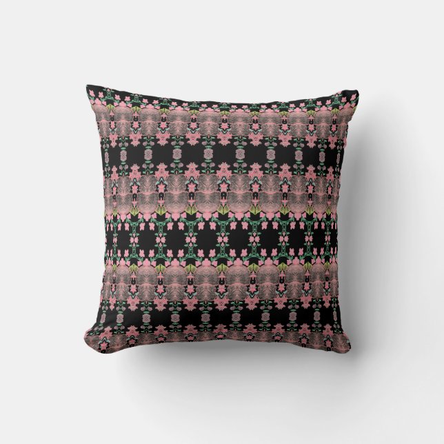 Dainty Pink Accented Patterned Kussen (Voorkant)