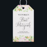 Dainty Waterverf Floral Bat Mitzvah Dank u Cadeaulabel<br><div class="desc">Een elegante en vrouwelijke bloemenvleermuis Mitzvah dank u cadeau label met waterverf pastelbloemen en grillig script. Deze uitnodiging is het perfecte accent voor gunsttassen.</div>