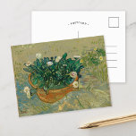 Daisies, Arles | Vincent van Gogh Briefkaart<br><div class="desc">Daisies, Arles (1888) van Vincent van Gogh is een charmant stilleven met een eenvoudige opstelling van madeliefjes in een schip. Geschilderd tijdens Van Goghs tijd in Arles, toont het kunstwerk zijn kenmerkende gedurfde penseelstreken en een levendig palet, met de nadruk op de natuurlijke schoonheid van de bloemen. De levendige compositie...</div>
