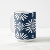 Daisies Blue White Floral Pattern Koffiemok (Voorkant links)
