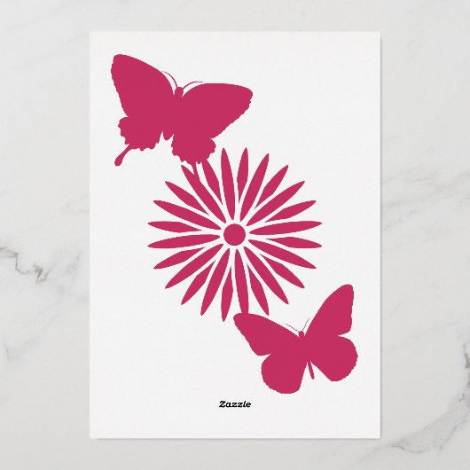 Daisies en Butterflies in Raspberry Folie Uitnodiging (Achterkant)