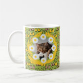 Daisies en Kattenoren op een Groene Koffiekat Koffiemok (Links)