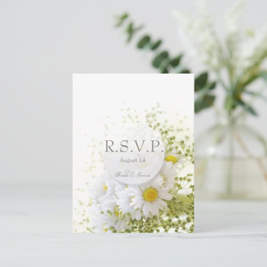 Daisies in Love- bewerkbaar bruiloft boeket RSVP Uitnodiging Briefkaart (Staand voorkant)