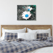 Daisies (met blauw) Gewikkeld Canvas Afdruk (Insitu (Slaapkamer))