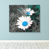Daisies (met blauw) Gewikkeld Canvas Afdruk (Insitu (Houten vloer))