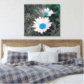 Daisies (met blauw) Gewikkeld Canvas Afdruk (Insitu (Slaapkamer))