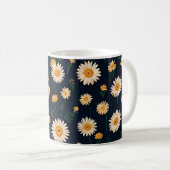 Daisies op mokken ontwerppatroon op diepblauw (Voorkant rechts)