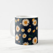 Daisies op mokken ontwerppatroon op diepblauw (Voorkant links)