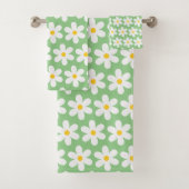 Daisies Retro Floral Pattern White Green Bad Handdoek (Insitu)