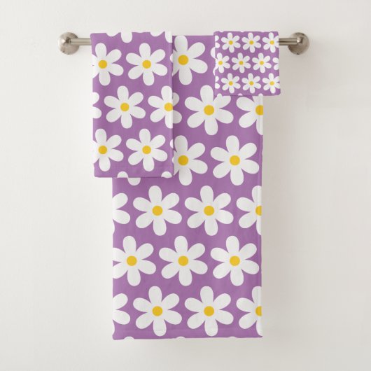 Daisies Retro Floral Pattern White Paars Bad Handdoek (Insitu)