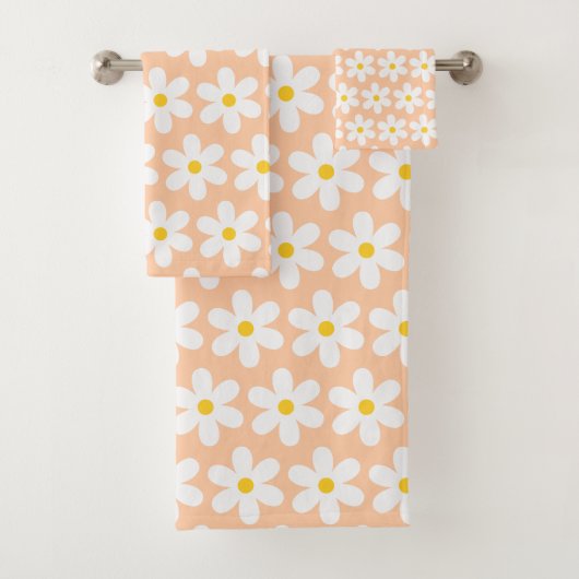 Daisies Retro Floral Pattern White Peach Bad Handdoek (Insitu)