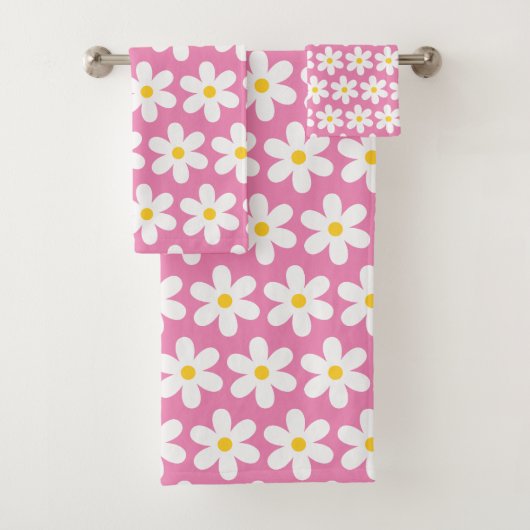 Daisies Retro Floral Pattern White Roze Bad Handdoek (Insitu)