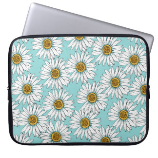 Daisies White Flowers op Blue  Seamless Pat Laptop Sleeve