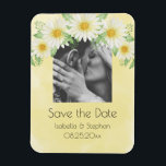 Daisies White Yellow Floral Photo Save the Date Magneet<br><div class="desc">Perfecte witte vlekken op een gele waterverf met nood. Voeg je favoriete foto toe voor die persoonlijke aanraking. Zo lief en perfect "Save the Date" om al je gasten een persoonlijke herinnering te sturen om je speciale dag te vieren. Ze zullen van dit speciale hoopje houden om je bruiloft te...</div>