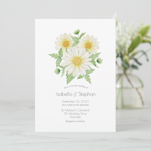 Daisies White Yellow Floral Script Wedding Invitat Kaart (Staand voorkant)