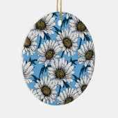 Daisies, wilde bloemen op blauw keramisch ornament (Rechts)
