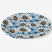 Daisies, wilde bloemen op blauw papieren bordje (Gekanteld)