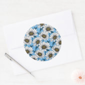 Daisies, wilde bloemen op blauw ronde sticker (Envelop)