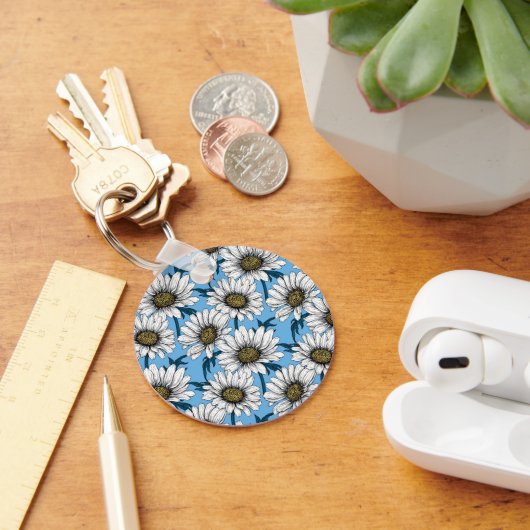 Daisies, wilde bloemen op blauw sleutelhanger (Bureau)
