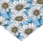 Daisies, wilde bloemen op blauw tafelkleed (Gekanteld)