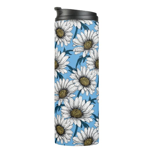 Daisies, wilde bloemen op blauw thermosbeker (Geroteerd rechts)