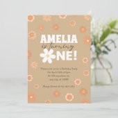 Daisy Beige Eerste Verjaardag Uitnodiging (Staand voorkant)