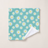 Daisy bloeit op een blauwe bad handdoek (Wasdoekje)